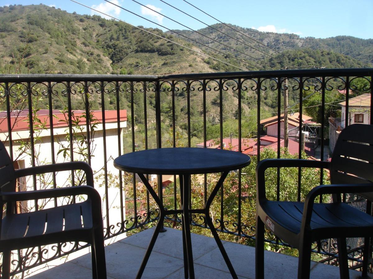 Love Holiday Suite 2 Tris Elies Exterior photo