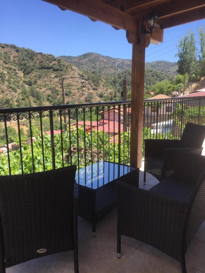 Love Holiday Suite 2 Tris Elies Exterior photo